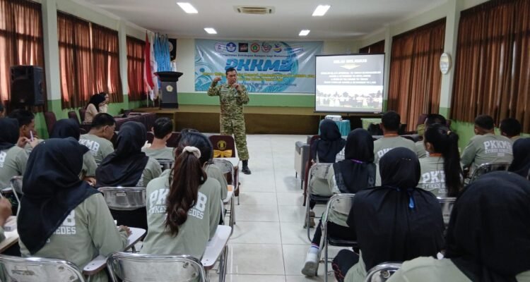 Danramil Blimbing Tanamkan Wawasan Kebangsaan kepada Mahasiswa STIKES Kendedes