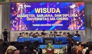 Wisuda XVI Ma Chung Kukuhkan 306 Lulusan, Cetak Tenaga Optometri Perdana dan Perkuat Tradisi Job Creator