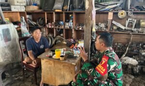 Babinsa Tunggulwulung Dekat dengan Warga, Komsos Jadi Jembatan Jaga Kebersamaan