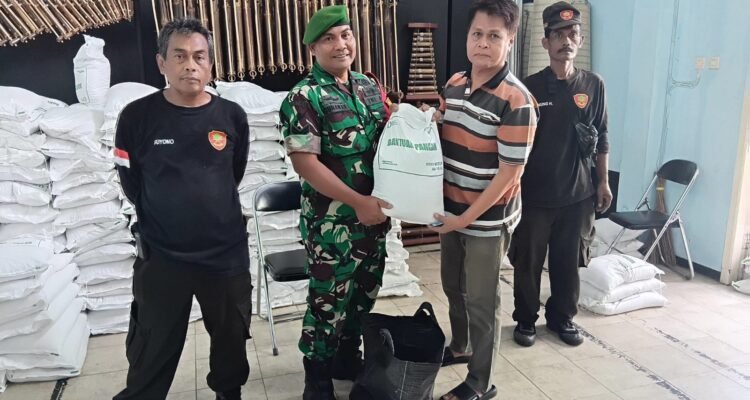 273 KPM Rampal Celaket Terima Bantuan Pangan, Babinsa Pastikan Tepat Sasaran