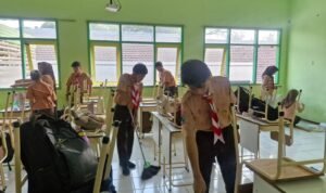 Jumat Bersih SMAN 6 Malang, Bangun Karakter Siswa Peduli Lingkungan