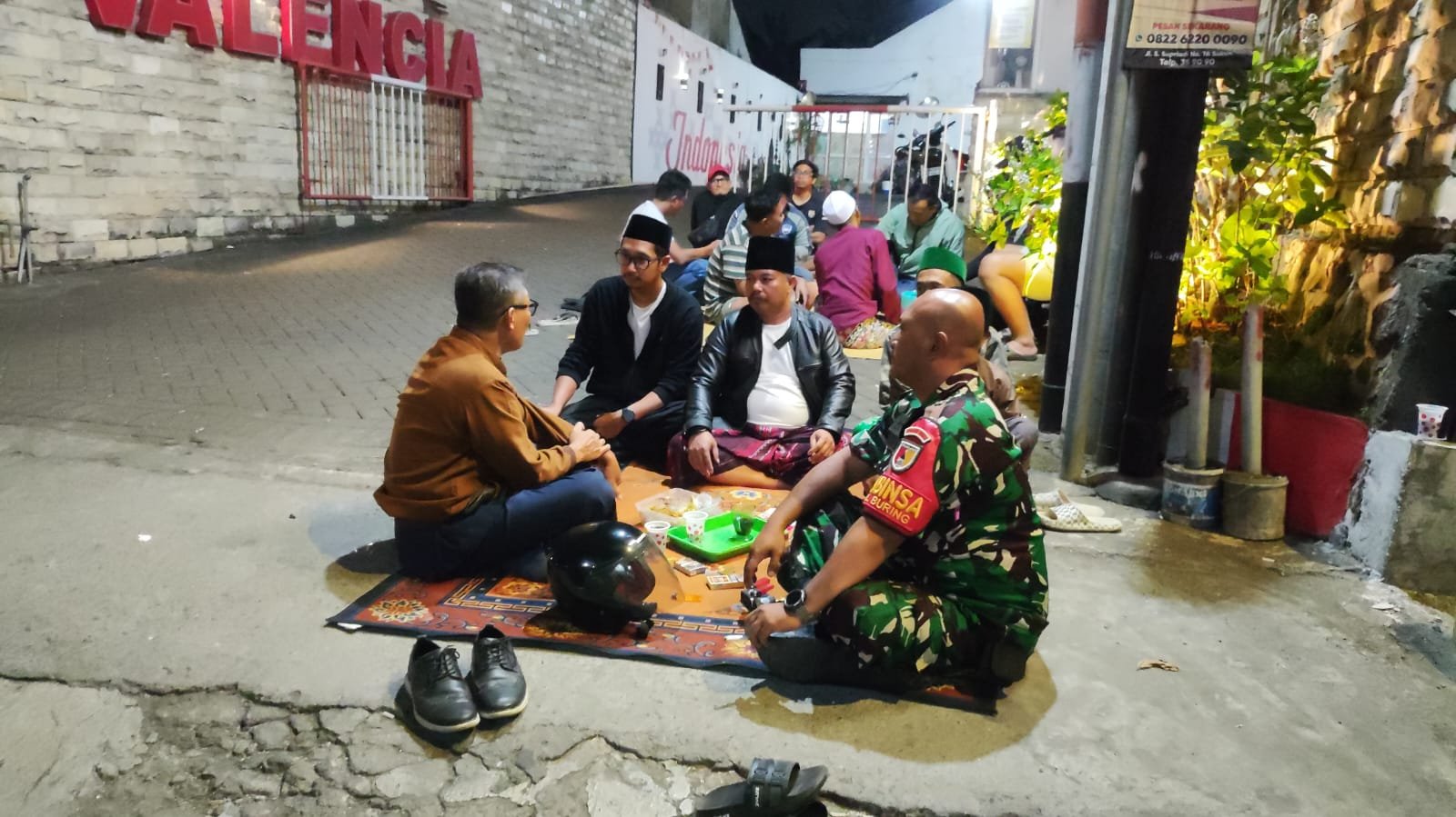 Patroli Malam Babinsa Buring, Sertu Arief Serap Keluhan Warga