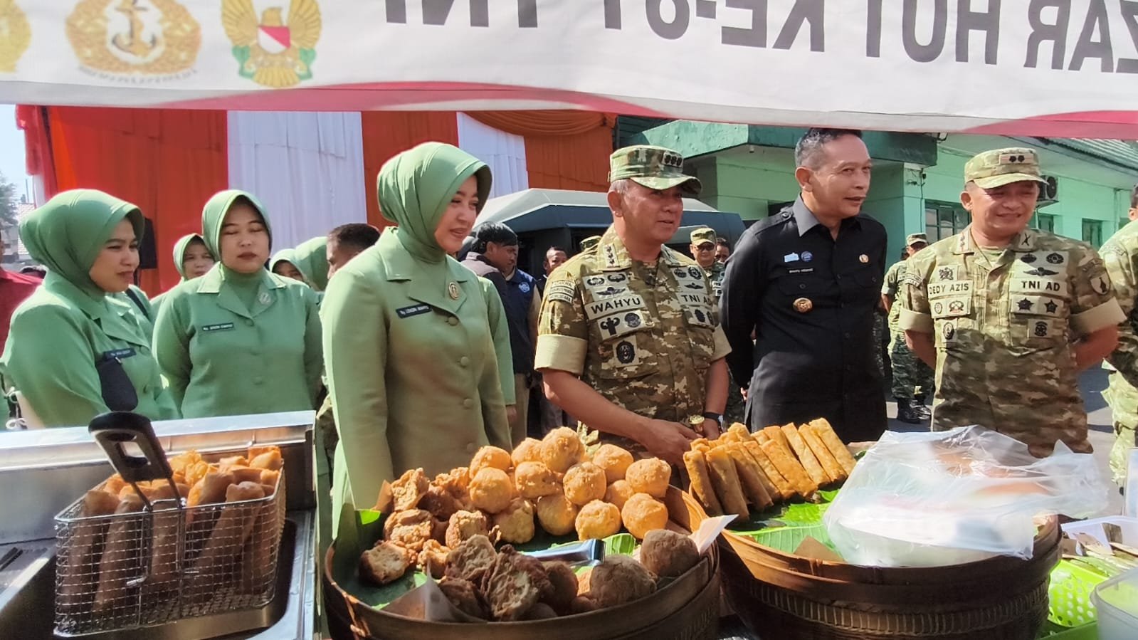 Bazar Murah HUT ke-81 TNI, Kodim 0833 Bantu Warga dan Gerakkan UMKM Malang