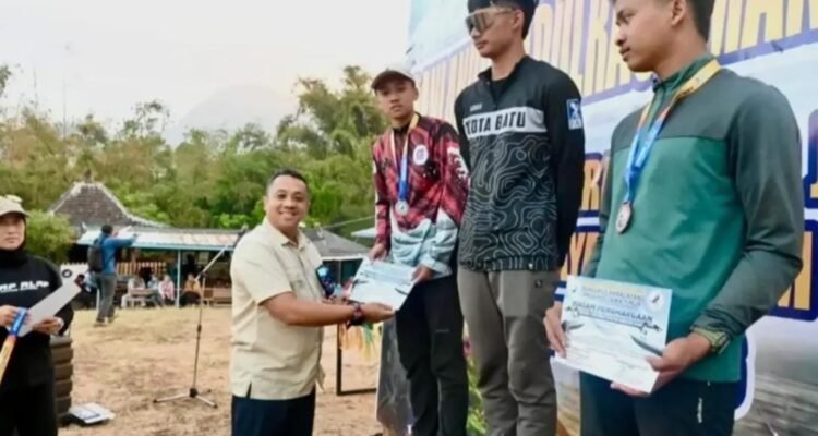 Mahasiswa Bisnis Digital ITN Malang Sabet Juara 1 Kejurda Paralayang Jatim 2026