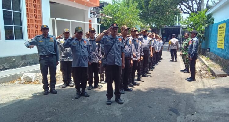 Babinsa-Polsek Kasin Perkuat Linmas, Deteksi Dini Gangguan Keamanan