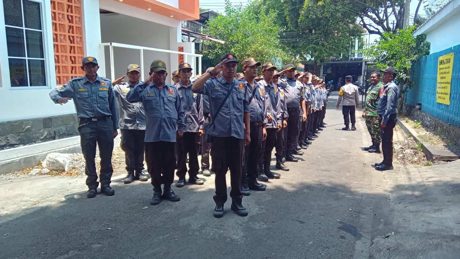 Babinsa-Polsek Kasin Perkuat Linmas, Deteksi Dini Gangguan Keamanan
