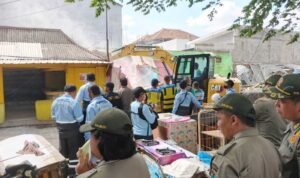 Pemkot Malang Bongkar 13 Warung Karaoke Liar, Lahan 5 Hektare Dikembalikan Jadi RTH