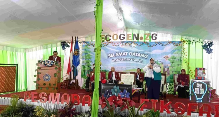 550 Maba FIKSFAR UMM Tumbuhkan GREEN SEED, Siapkan Generasi Kesehatan Berdampak