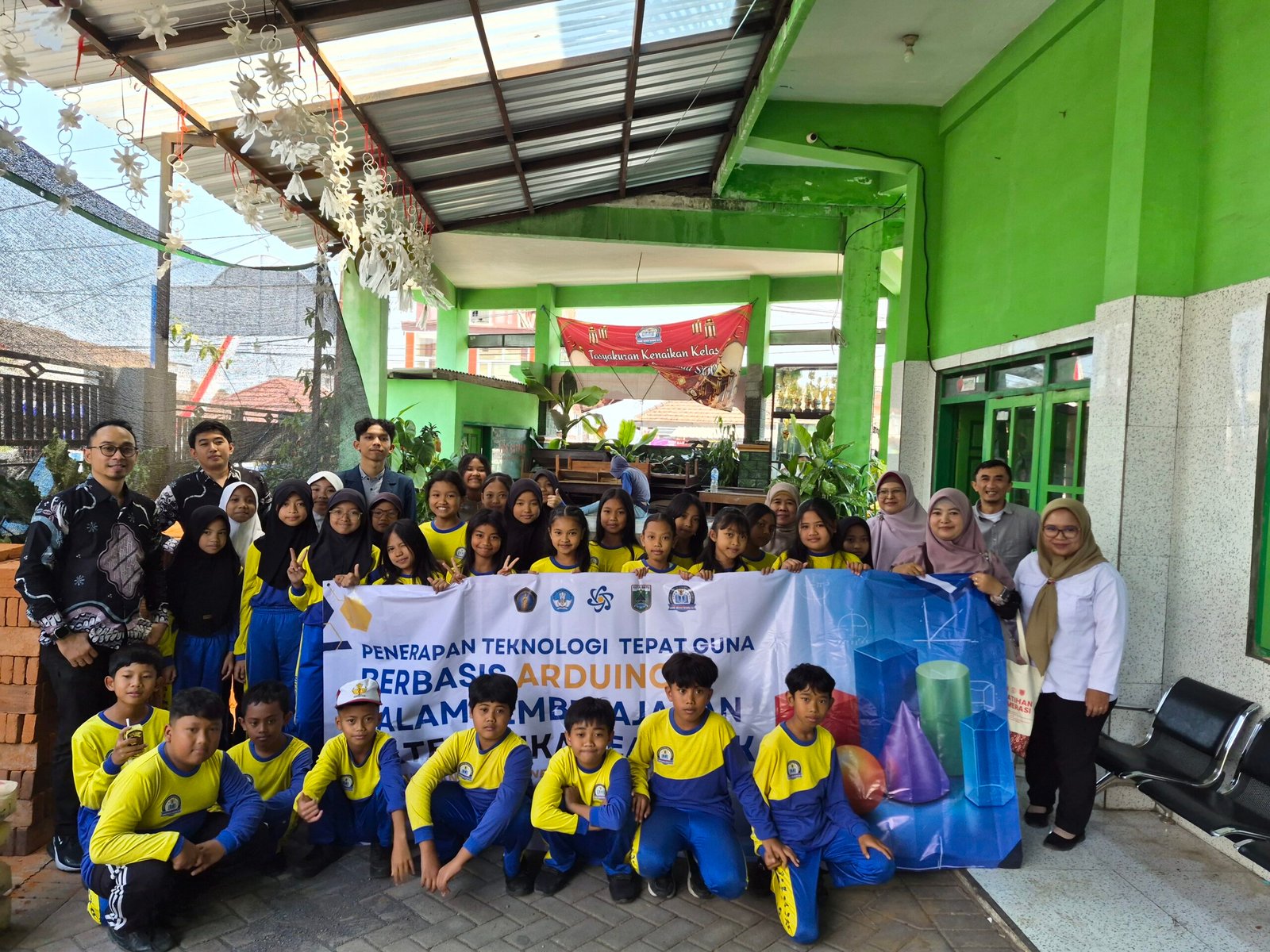 Lantai Pintar UB Ubah Pembelajaran Geometri Jadi Lebih Konkret dan Interaktif