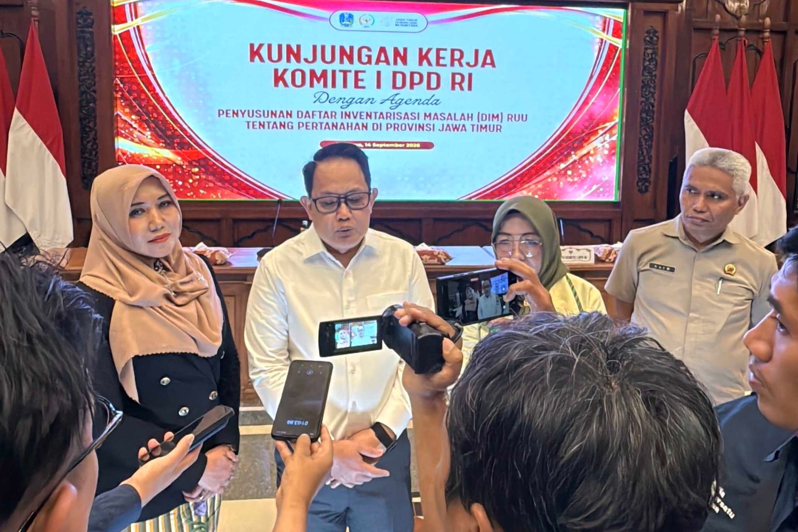 RUU Pertanahan Dibahas Serius, Ning Lia Cairkan Forum dengan Pantun