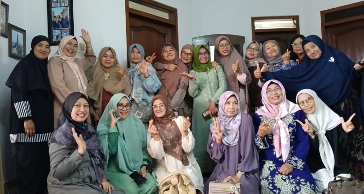 Oplus_16908288 Kumpul Ngaji Alumni SMA Islam ’87 Seduluran Saklawase Ustaz Anas Tekankan Kunci Keluarga SAMAWA