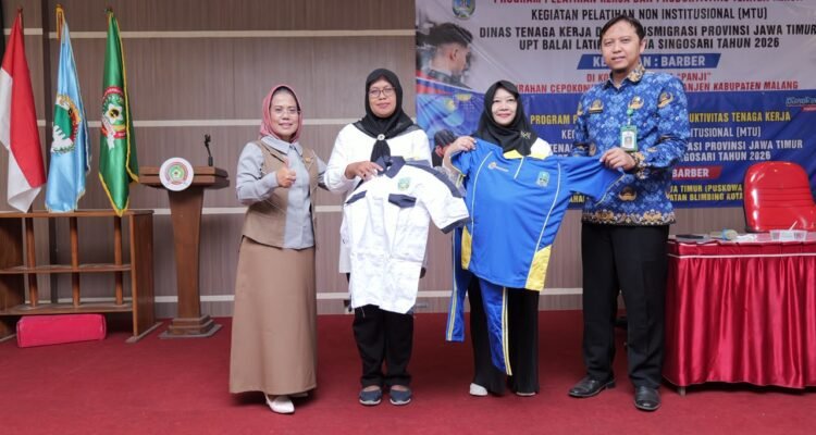 IMG-20261001-WA0135 Perempuan Didorong Kuasai Keterampilan Barbershop, Sri Untari Buka Akses Wirausaha Berbasis Koperasi