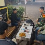 Babinsa Tunggulwulung Gelar Komsos Malam Bersama Tokoh Masyarakat
