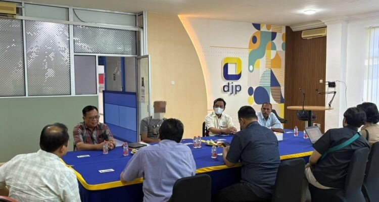 IMG-20261006-WA0067 Rugikan Negara Rp1,9 Miliar, Tersangka Kasus Pajak di Jember Diserahkan ke Kejaksaan