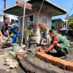 Babinsa Ketawanggede Bantu Warga Bangun Taman, Lingkungan Makin Nyaman dan Tertata