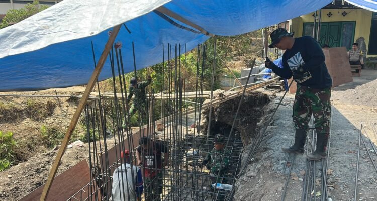 IMG-20261009-WA0021 Pengecoran Pondasi Jembatan Garuda Tunjungsekar Dikebut, Koramil Lowokwaru Turun Bersama Warga