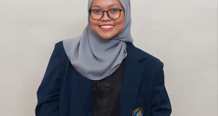 Kuliah Sambil Beternak, Auria Nur Laila Lulus UB dengan IPK 3,94