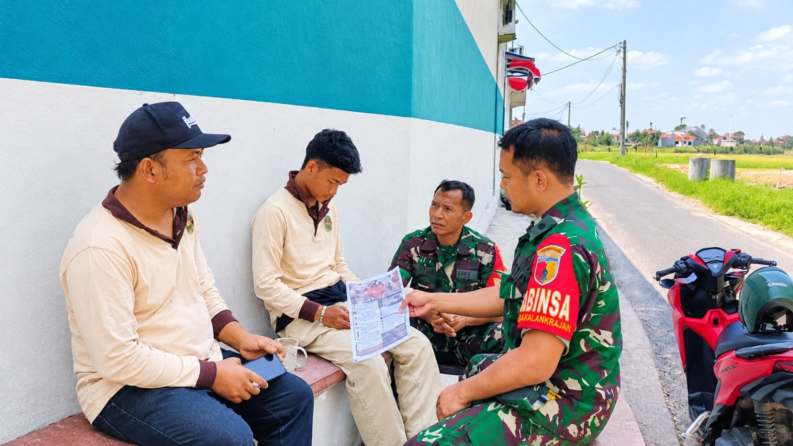 Babinsa Bakalankrajan Turun Langsung, Ajak Pemuda Siapkan Diri Jadi Prajurit TNI AD