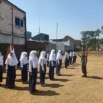 IMG-20261017-WA0104 Tanamkan Disiplin Sejak Dini, Babinsa Karangbesuki Bekali Siswa SMP Islam Sabillurosyad Pendidikan Karakter