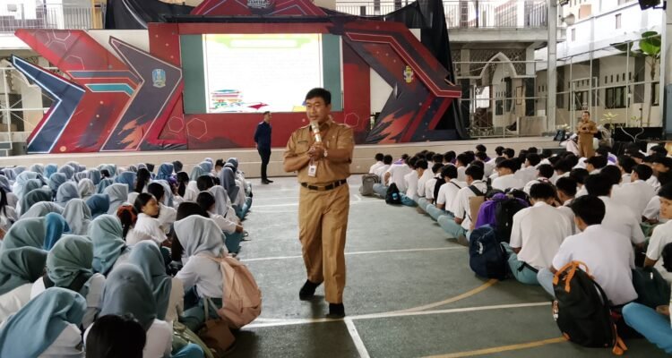 IMG-20261020-WA0085 900 Siswa SMKN 4 Malang Diedukasi, Bakesbangpol dan Polisi Tekankan Bahaya Bullying.