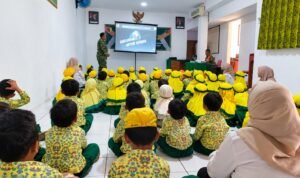 IMG-20261023-WA0070 Koramil Kedungkandang Kenalkan Profesi TNI kepada Siswa TK Aisyiyah ABA 20