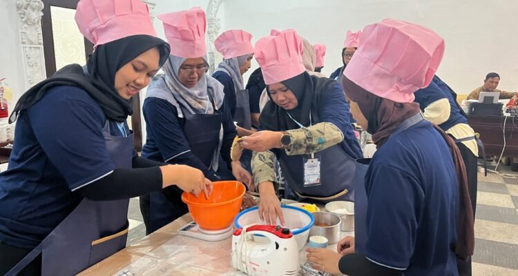 Pemkot Malang Latih 40 Pekerja Pabrik Rokok dan Pencari Kerja Bikin Roti-Kue
