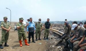IMG-20261030-WA0116 Cegah Kebakaran Terulang, Danrem 083 dan Dandim 0833 Edukasi Warga Supit Urang