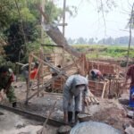 Gotong Royong Tanpa Sekat, Koramil Kedungkandang dan Warga Cor Jembatan Perintis Garuda