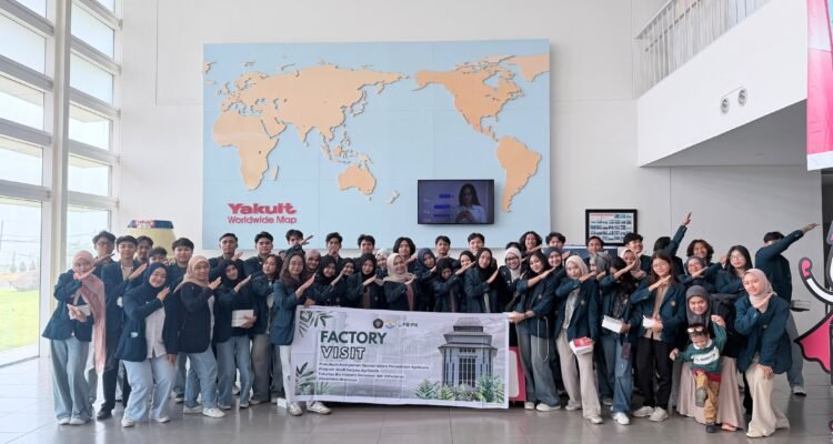 Mahasiswa Agribisnis UB Pelajari Manajemen Industri di Pabrik Yakult Mojokerto