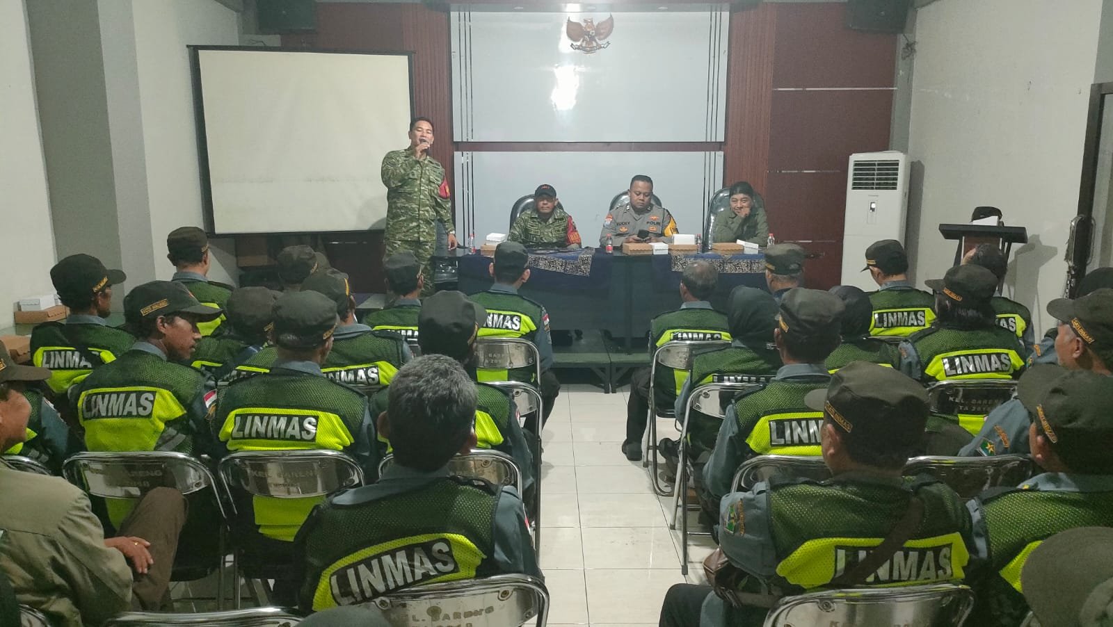 Babinsa Bareng Perkuat Kapasitas Linmas, Sinergi Jaga Keamanan Lingkungan