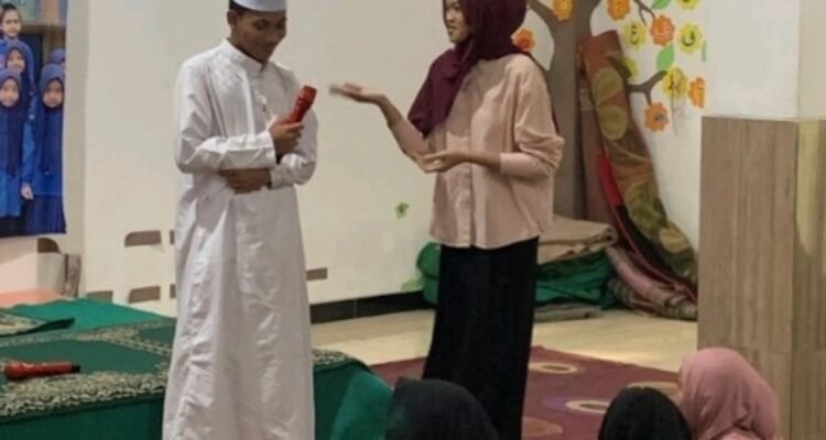 Latih 30 Santri Darul Jundi Produksi Konten Digital untuk Galang Donasi