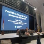 Dies Natalis ke-65 FEB UB, Wamen Stella Christie Ingatkan Bahaya Ketergantungan AI